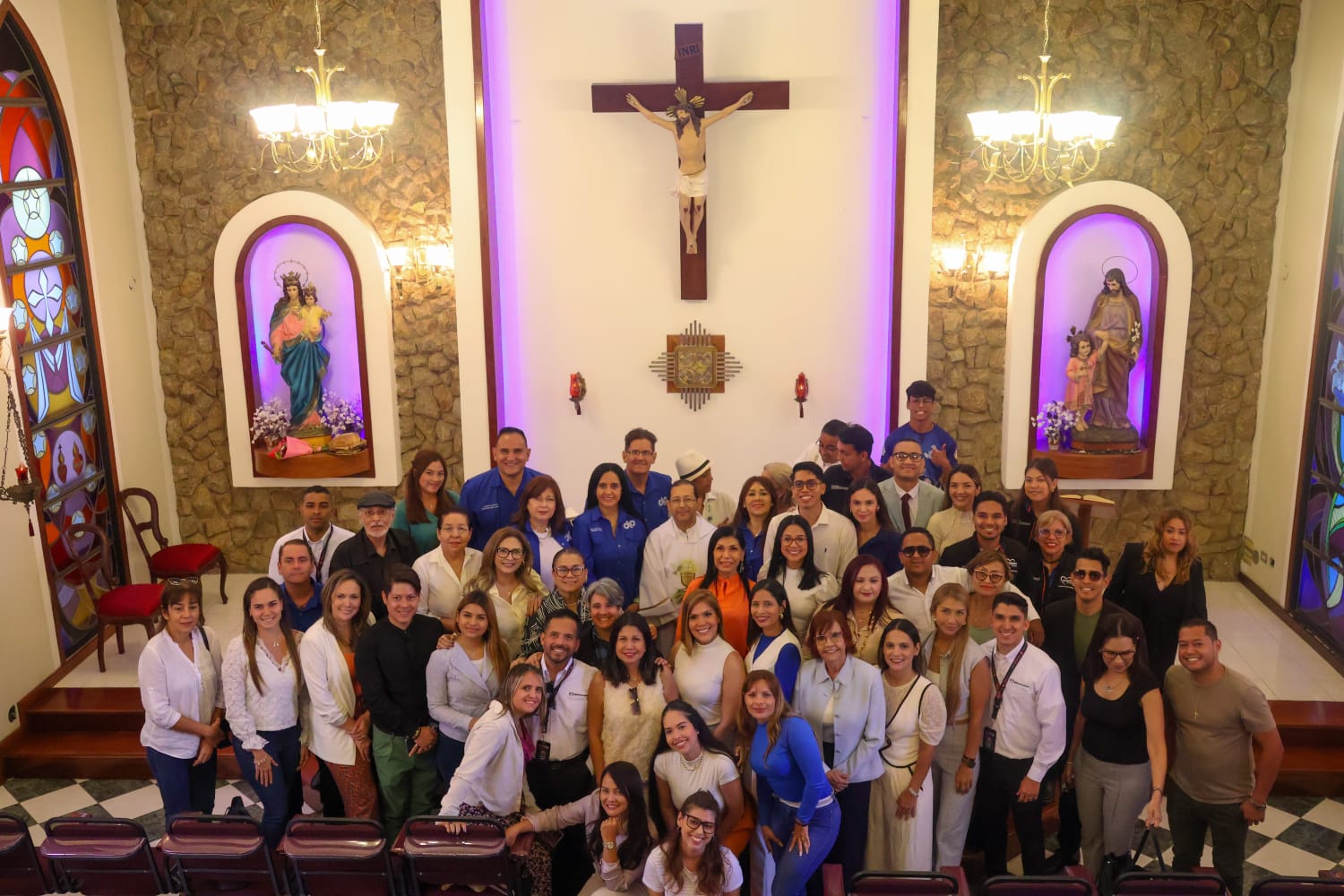 Periodistas celebraron su día con misa y entrega de premios Francisco J ...