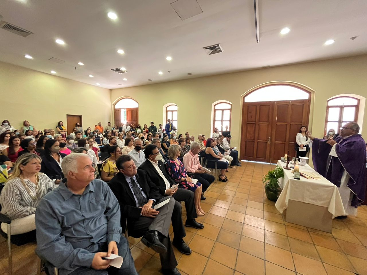 Hoy se celebró la Misa de Cenizas en la UC - FMUC 104,5 - Universidad ...
